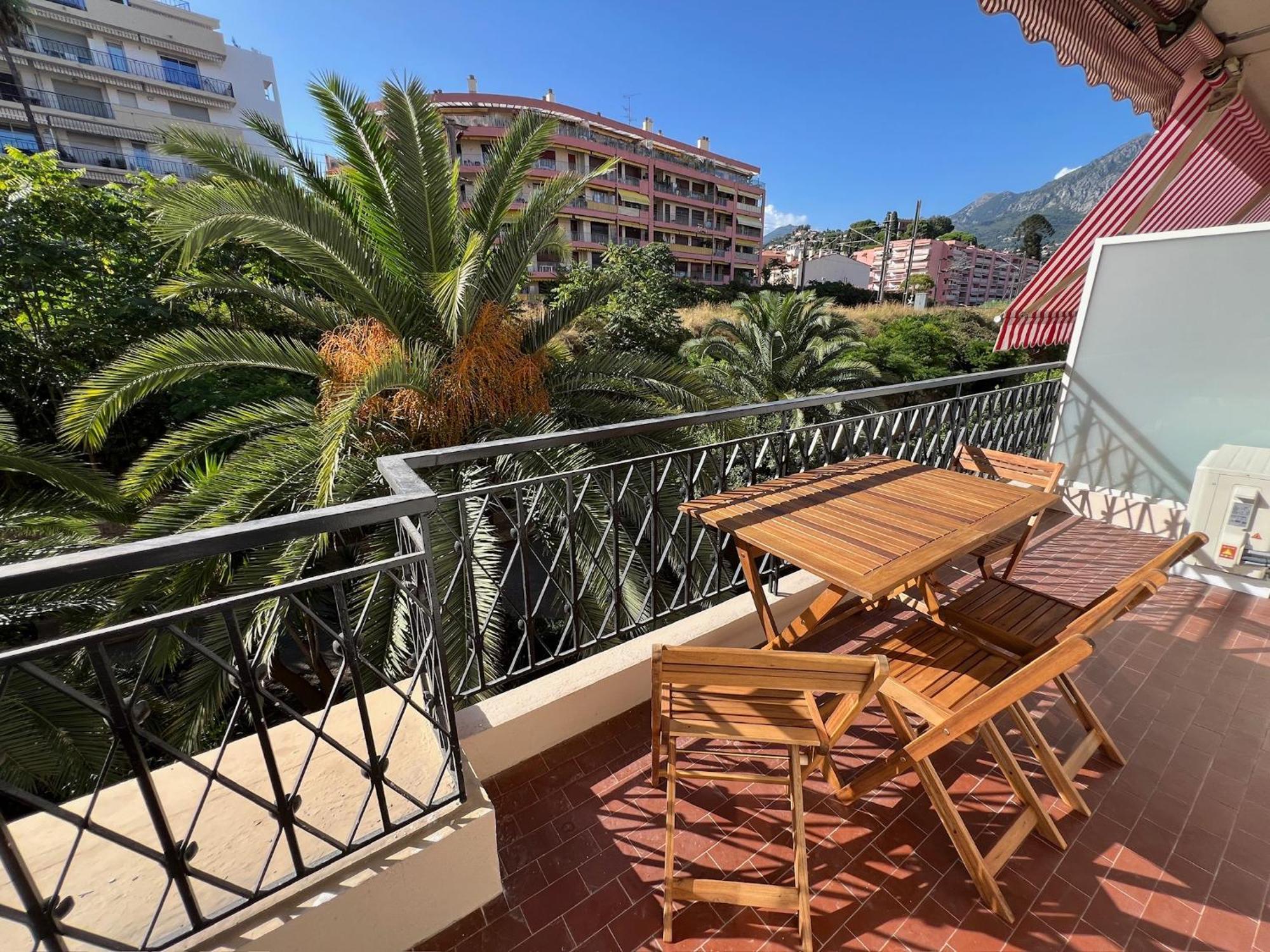 Magnifique T2 Proche Mer Et Ville Refait A Neuf Avec Terrasse Menton Bagian luar foto